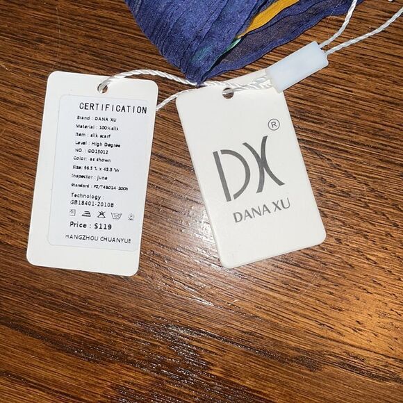 New‎ in packaging Dana Xu silk scarf/wrap